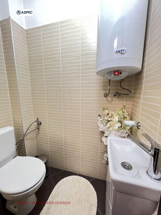 Продава се Тристаен апартамент в Плевен, Идеален център - 100 кв.м за 2000 €/кв.м - Снимка #9