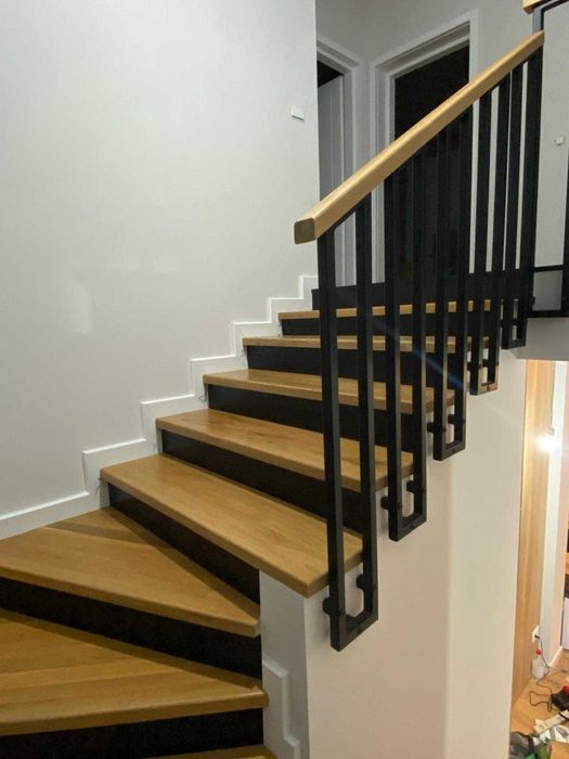 Trepte, contratrepte, balustrade lemn masiv