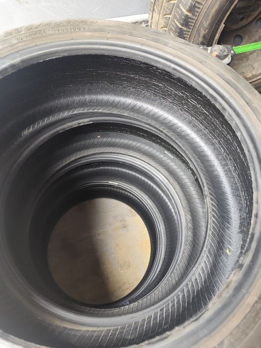 Продавам 4 бр. 235 45 20 Pirelli scorpion Verde в добро състояние