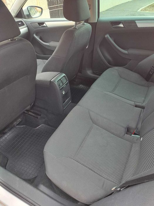 VOLKSWAGEN Jetta 0 — imagine 3