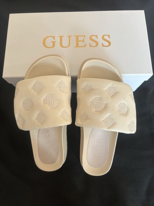 Чехли GUESS krem