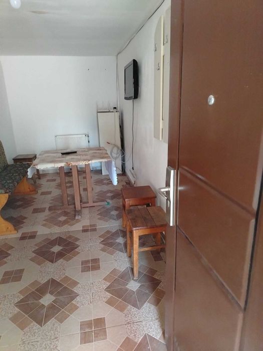 Închiriez apartamente la casa.toate utilitățile,curte,centrala gaz.
