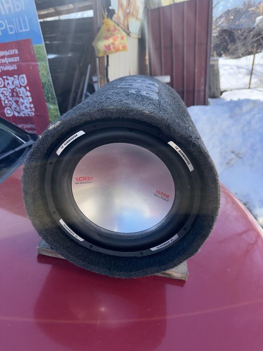 Продам сабвуфер в хорошем состояние цена 18000 тенге