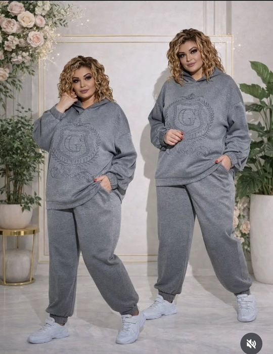 Продам спортивный костюм