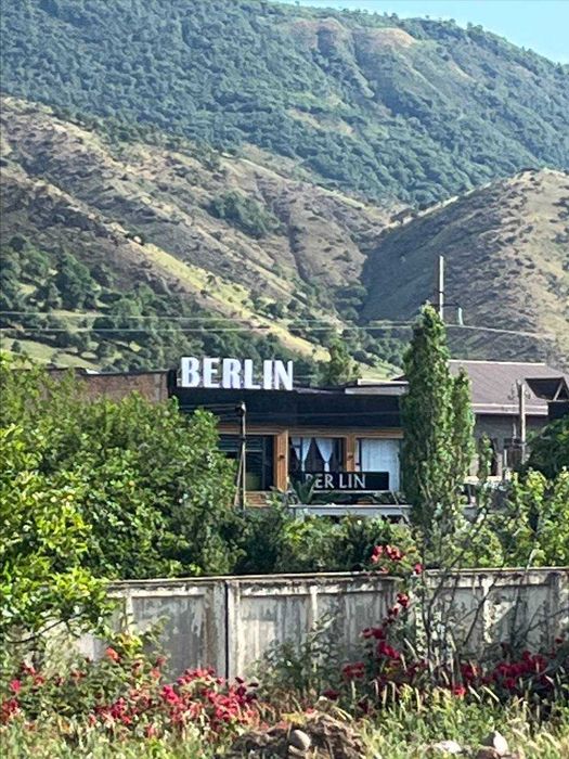 Сдаётся в аренду дача все удобства есть только семья и друзья BERLIN