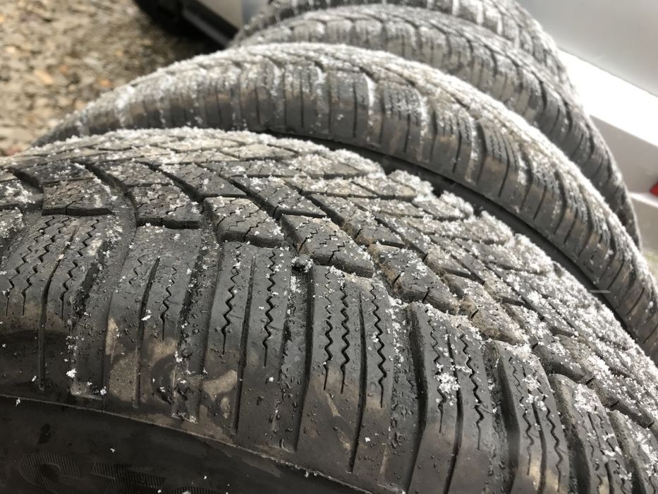 Зимни гуми 4бр.215/60R16