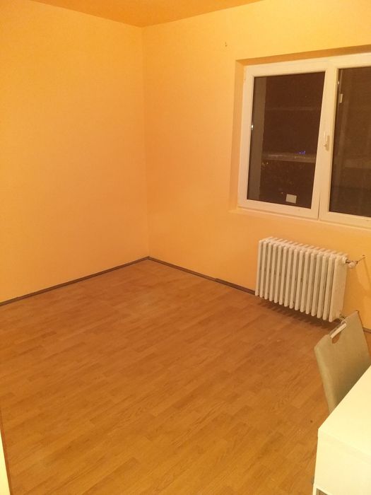 Vind apartament 2 camere  str  B Delavrancea