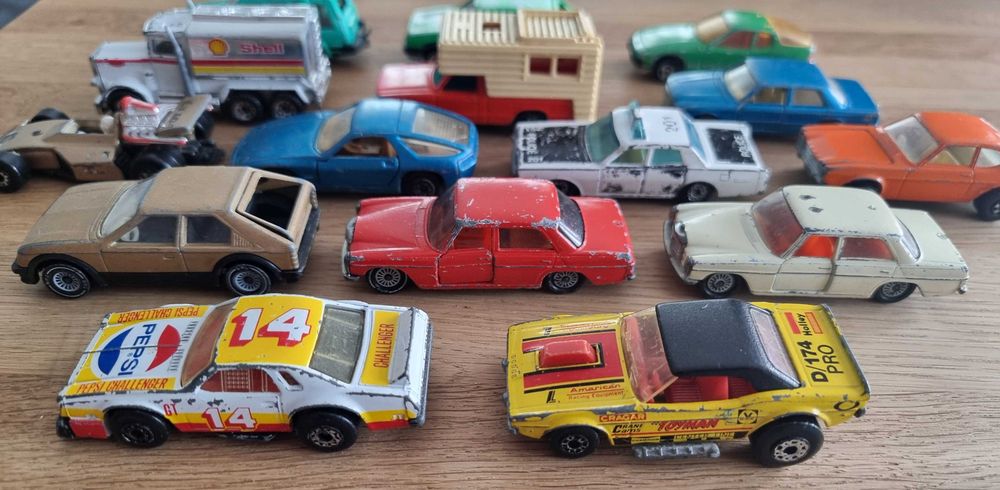 Se vinde machete masinuta, matchbox,siku,majorette