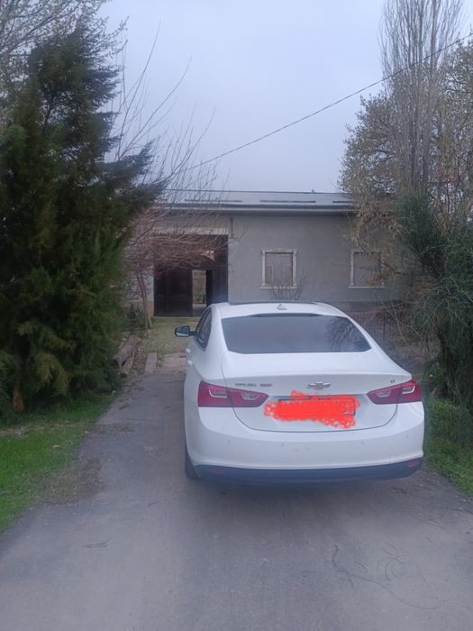 Уй срочна сотилади