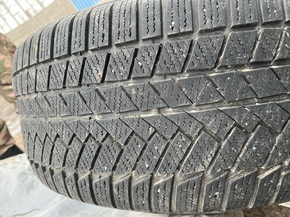 Продам зимний комплект шин Continental