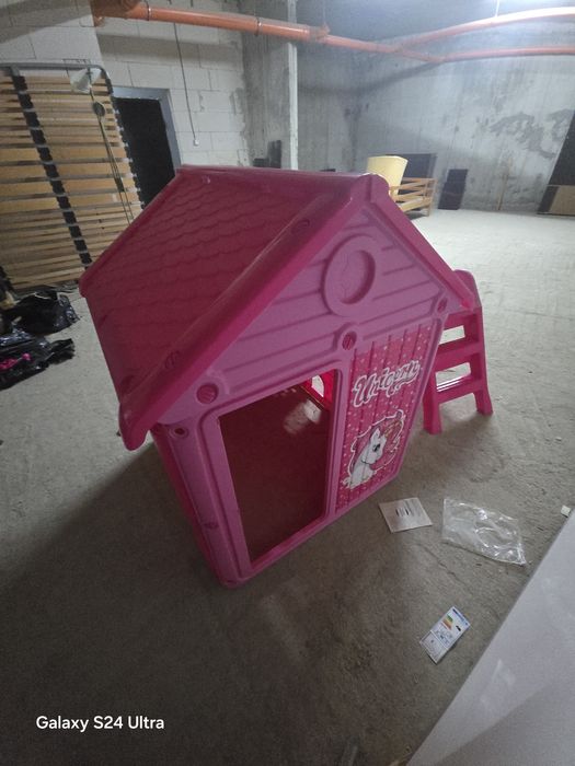 Къщичка за игра и пързалка