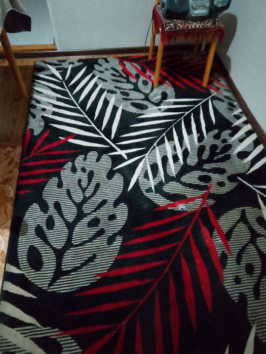 Продам ковер в хорошем состоянии