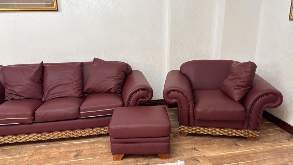 Продается Диван в комплекте