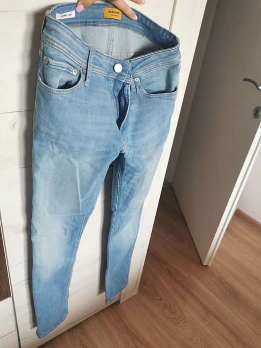 Blugi diferite firme