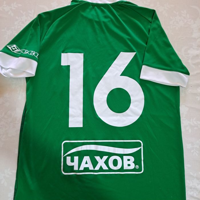 Продавам футболни фланелки на Берое