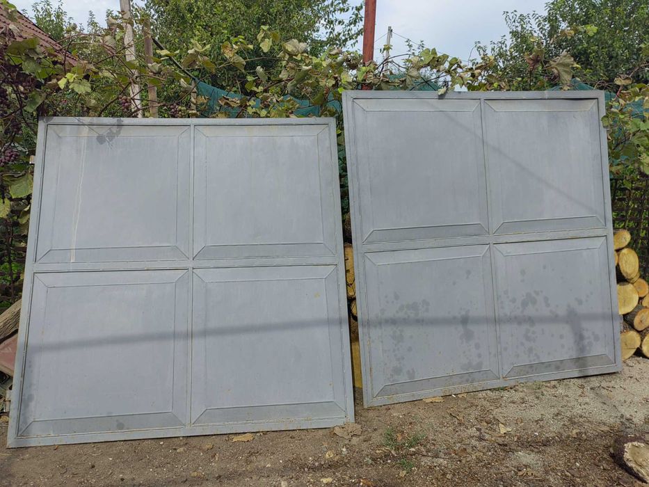 Porți garaj metal