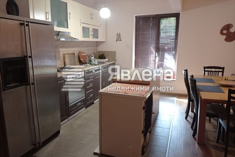 Производствено хале с жилищна част в Крумово