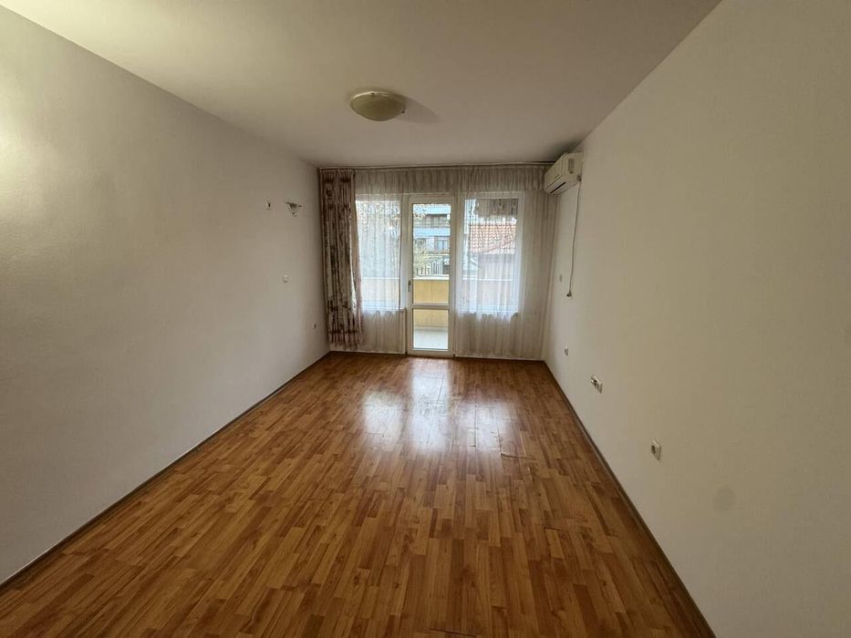 Дава се под наем Тристаен апартамент в Бургас, Възраждане - 75 кв.м за 459 € - Снимка #1