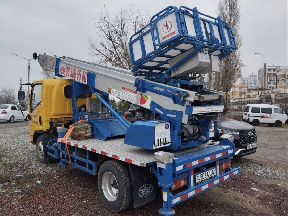 Avto lift Faw mashinasi sotilafi