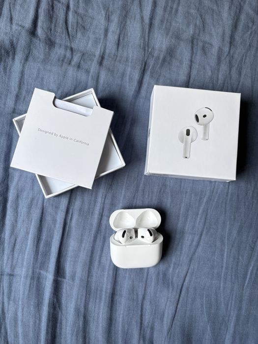 Apple AirPods 4 ANC