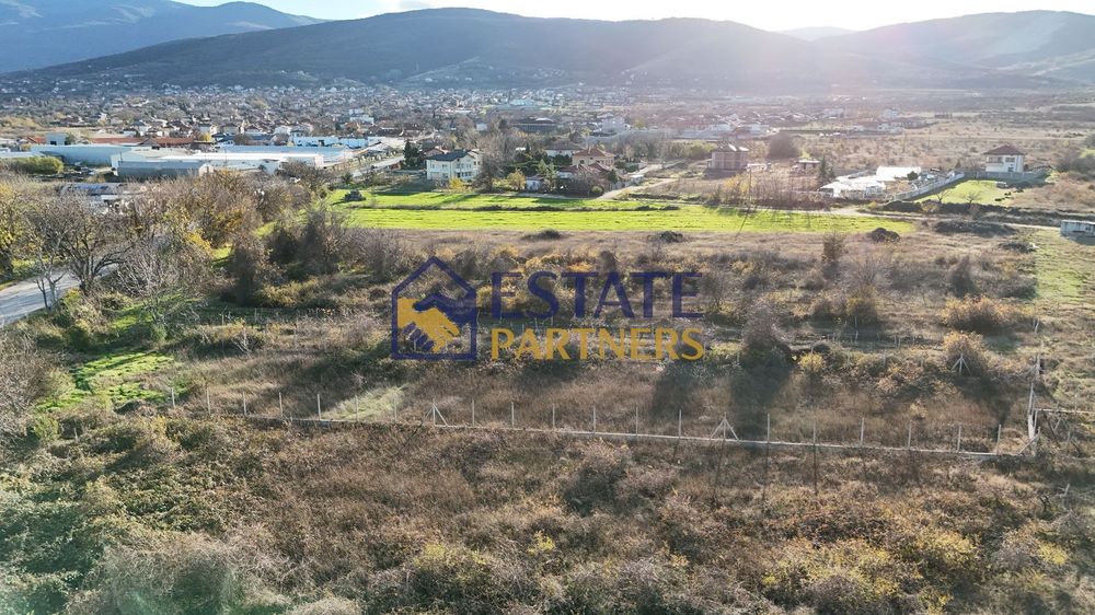 Парцел в Пловдив, област-с.Брестник площ 1350 цена 106650