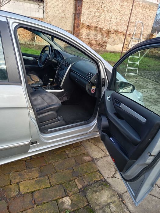 Vând Mercedes A Class 200