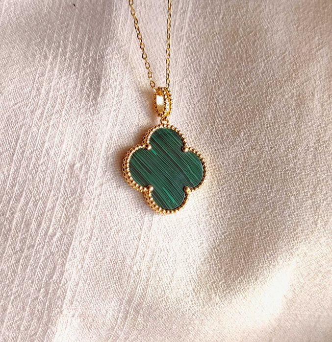 Дълго дамско колие с голяма детелина от зелен малахит, Van Cleef - VCA