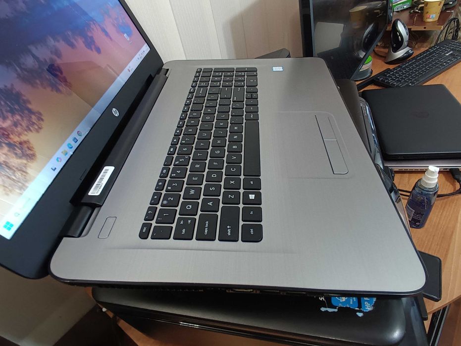 Лаптоп HP Notebook - 17-x112nd и5-7200U / 17,3"