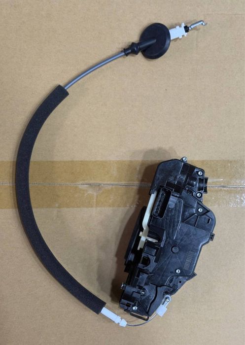 Замок передней двери LH левый CHAZOR