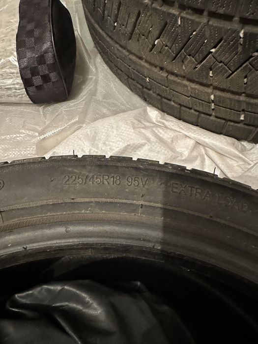 Шины 225/45/R18 ////////////////////////////////