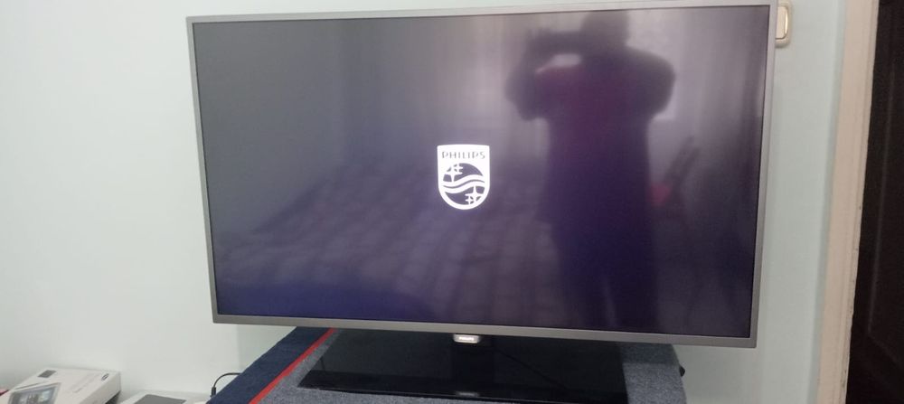 Smart tv philips 108cm