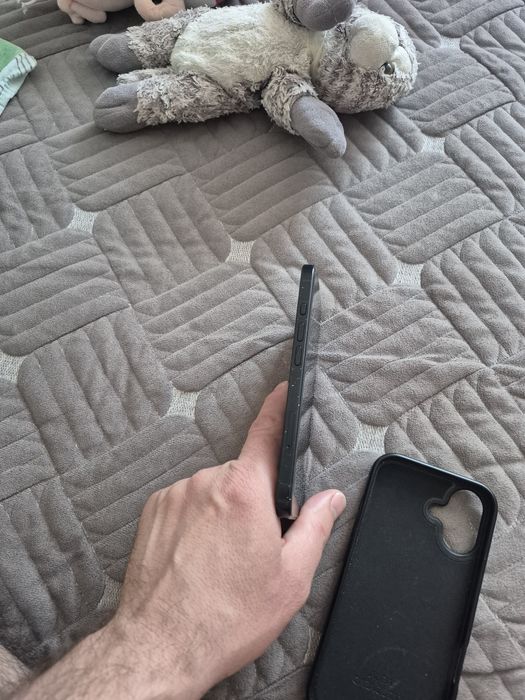 IPhone 16-128 gb без торга