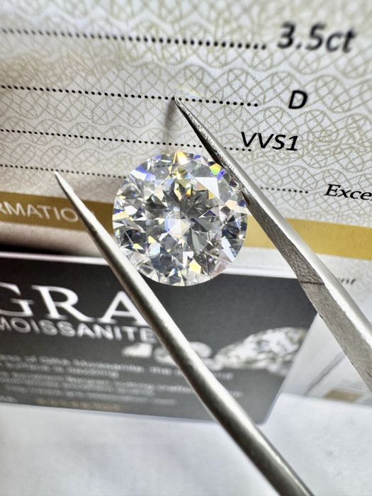 Диамант 3.5 карата , мойсанит, за бижу и подарък