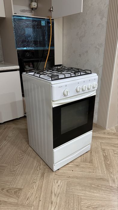 Продам газ плиту