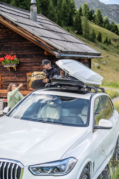 Bare transversale Thule + Cutie portbagaj Yakima pt VW Touareg