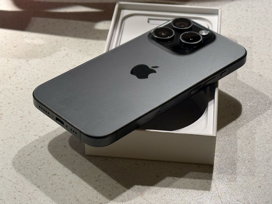iPhone 15 Pro 128GB Black Titanium – Отличен, 86% Батерия!