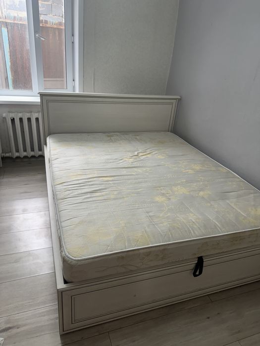Продам спальный гарнитур Тиффани