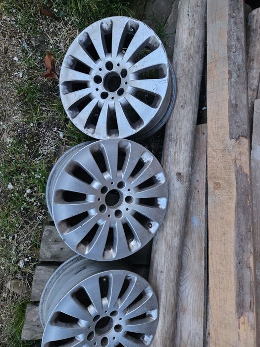 Vând genți care au fost pe un Mercedes C class