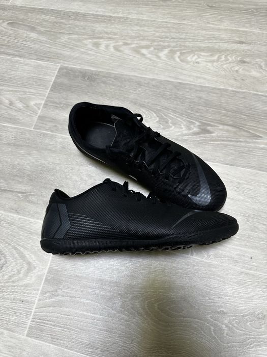 Продам оригинальные сороконожки Найк