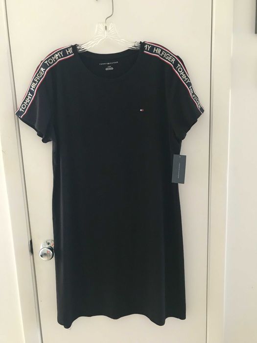 Нови оригинални рокли Tommy Hilfiger -USA -Размер L