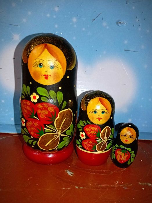 Российские матрëшки Хохлома