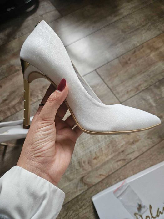 Елегантни обувки R. Polanski