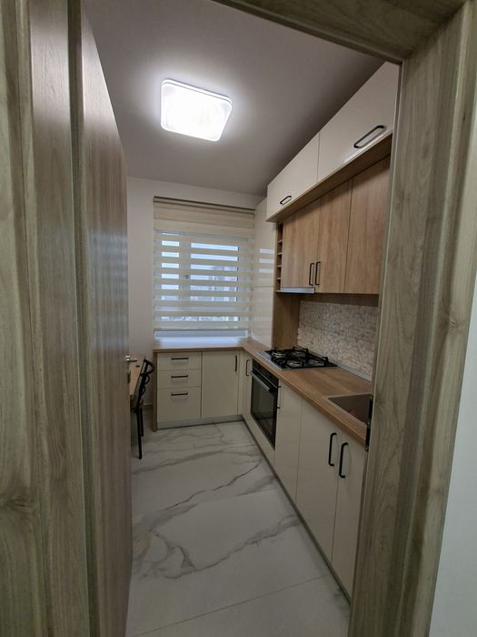 Inchiriez ap 2 camere si parcare