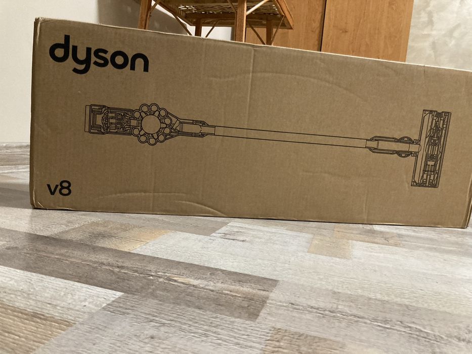 Безжична прахосмукачка Dyson V8