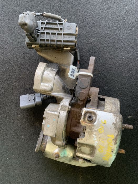 Turbosuflanta  cu geometrie electronica VW Touareg 5.0 Tdi 230 KW V10  2005 2001-2007 . 072145701T