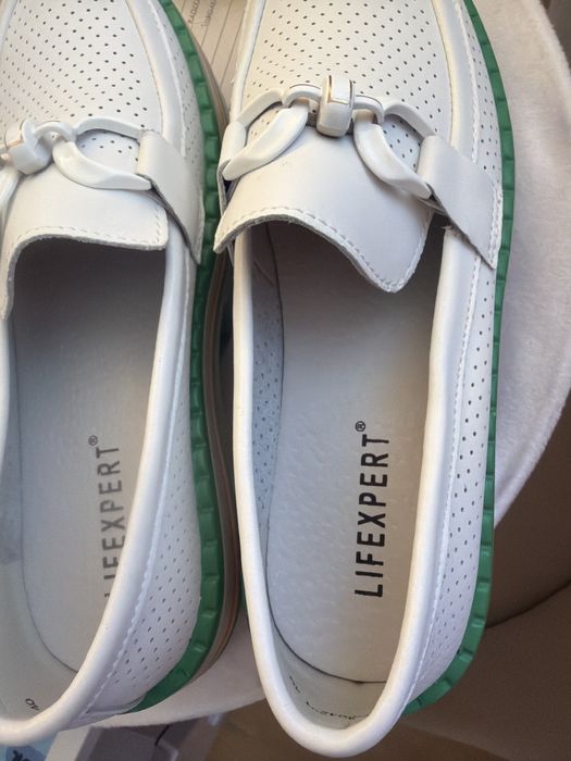 Продам женские туфли размер 40