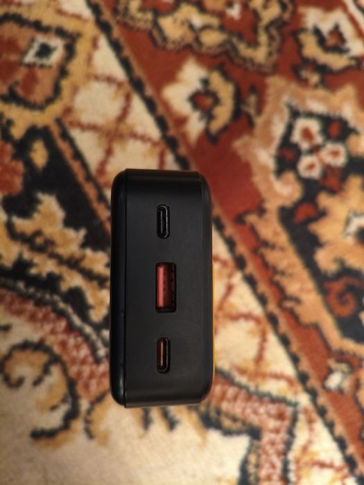 Повер банк на 3 разъёма