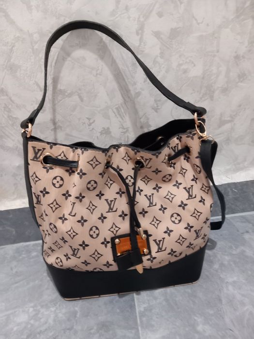 Нова чанта  за през рамо ,при интерес пишете на лично