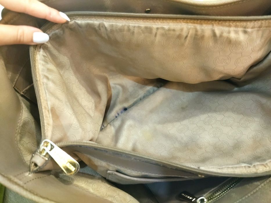 Сампъл на оригинална дамска чанта Майкъл Корс