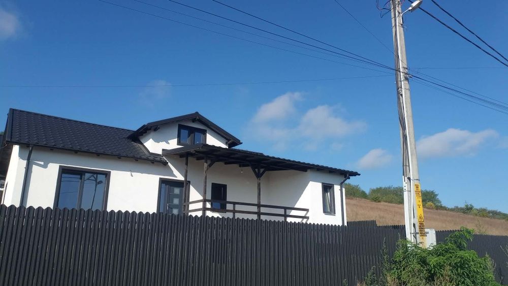 Vând casă in Margineni